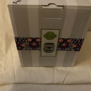 Scentsy under wraps warmer